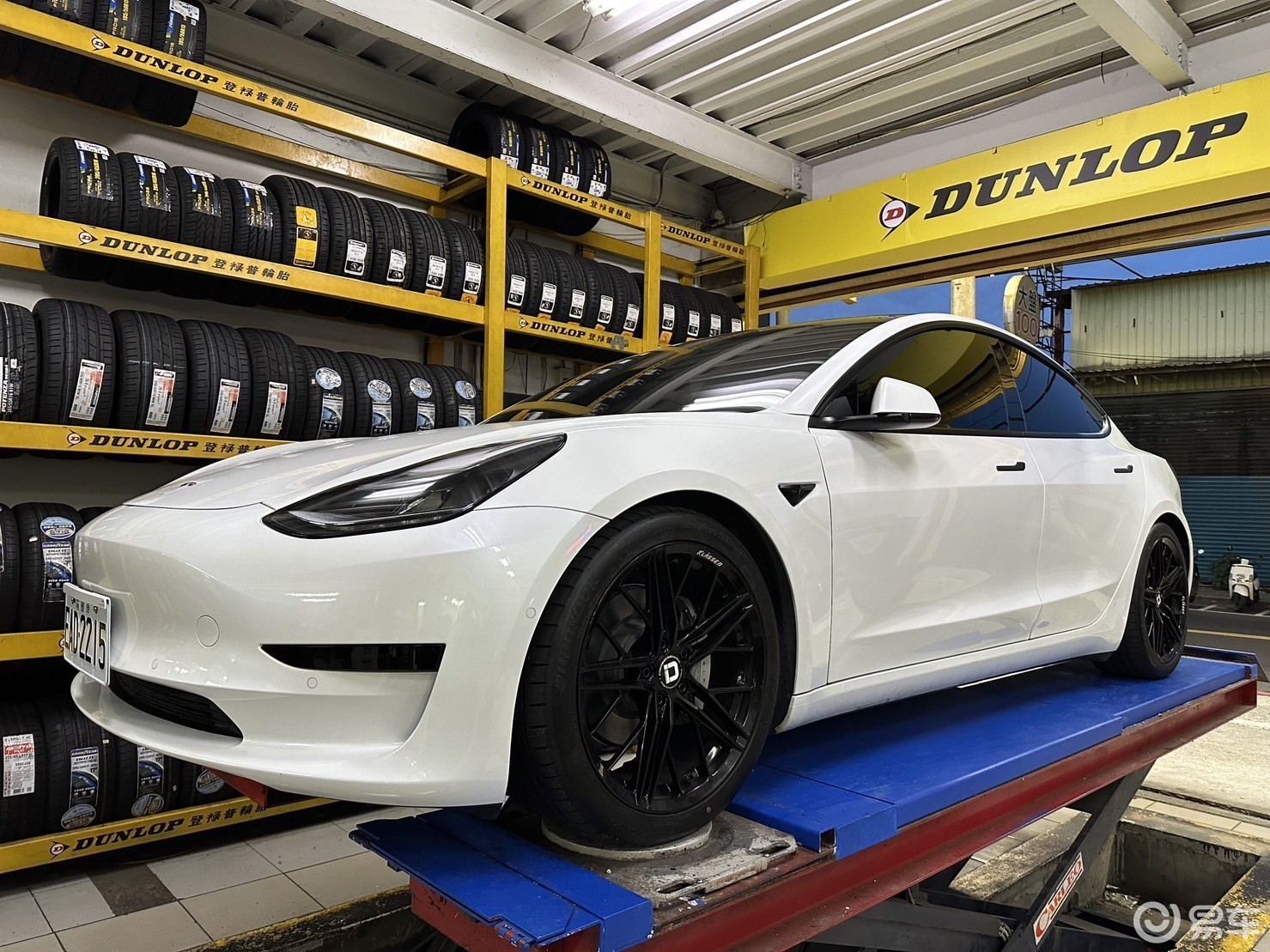 特斯拉 Model 3：KT 绞牙避震开启电动驾控新境界