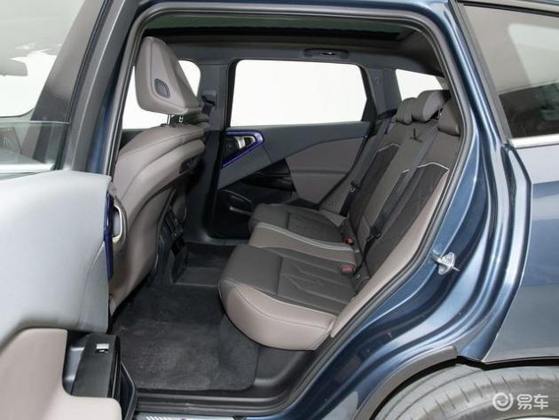 宝马X3：豪华中型SUV，2.0T动力强劲，6.6秒加速，驾驶体验出众