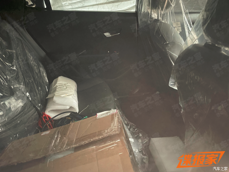 东风纳米06内饰谍照曝光 采用家族式设计 后排空间很充裕？,东风纳米06内饰谍照曝光 采用家族式设计 后排空间很充裕？