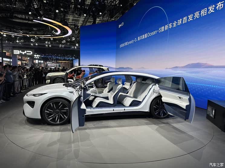 全新雷克萨斯ES/极氪9X/仰望U8L等 2025上海车展新车汇总（下）