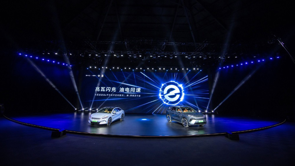 淘汰油车，比电车便宜2万，比亚迪“插混之王”稳了？