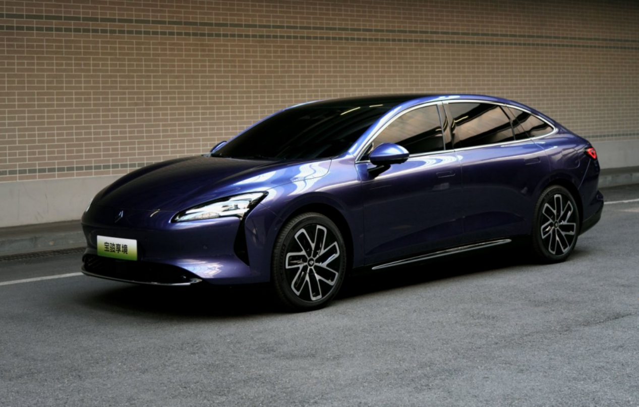 比智驾拼配置宝骏享境PK特斯拉Model Y，你会选谁？