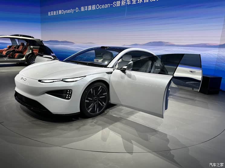 全新雷克萨斯ES/极氪9X/仰望U8L等 2025上海车展新车汇总（下）