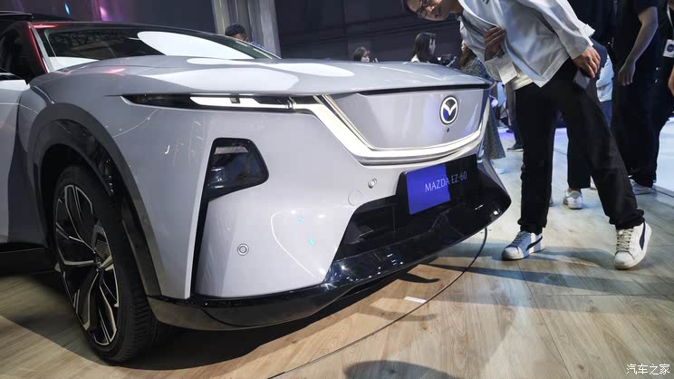 全新雷克萨斯ES/极氪9X/仰望U8L等 2025上海车展新车汇总（下）