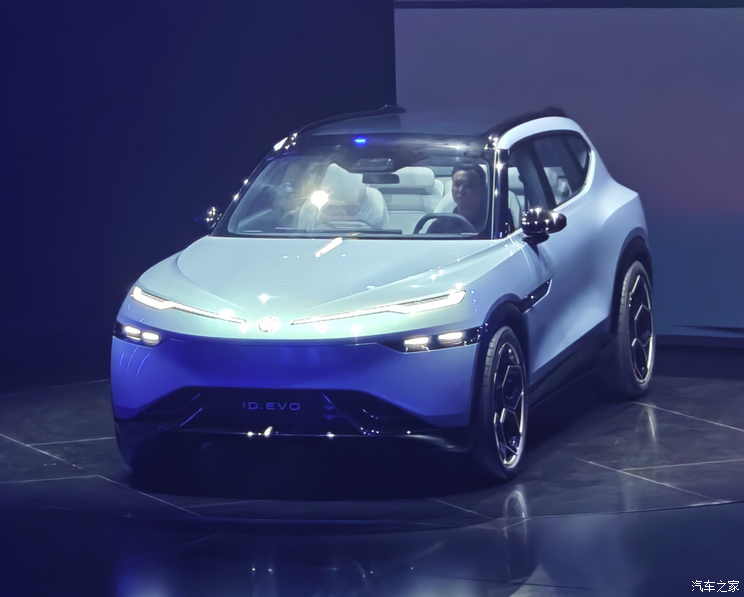 奥迪A6L e-tron等多款重磅车型亮相 2025上海车展大众集团之夜