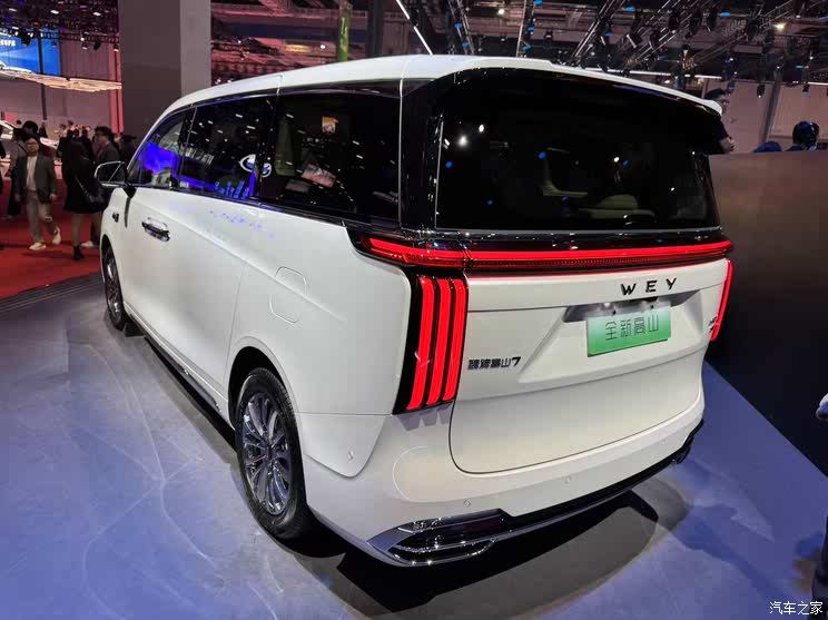 全新雷克萨斯ES/极氪9X/仰望U8L等 2025上海车展新车汇总（下）