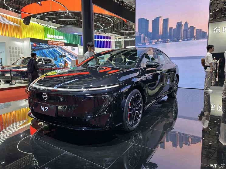 全新雷克萨斯ES/极氪9X/仰望U8L等 2025上海车展新车汇总（下）