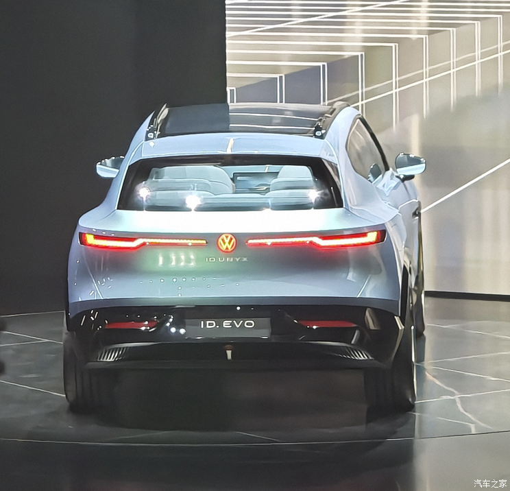奥迪A6L e-tron等多款重磅车型亮相 2025上海车展大众集团之夜