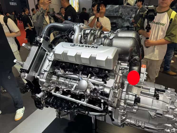 全新雷克萨斯ES/极氪9X/仰望U8L等 2025上海车展新车汇总（下）