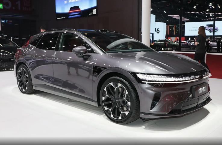试驾极氪007 GT，真有豪华跑车级性能？还是原来的配方