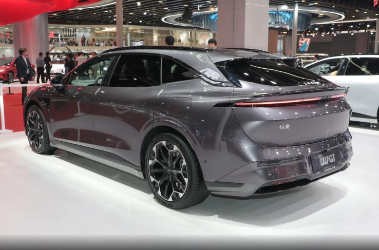 试驾极氪007 GT，真有豪华跑车级性能？还是原来的配方