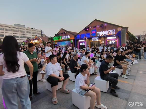 电竞狂欢夜撞上科技座驾！2025款eπ007郑州上市