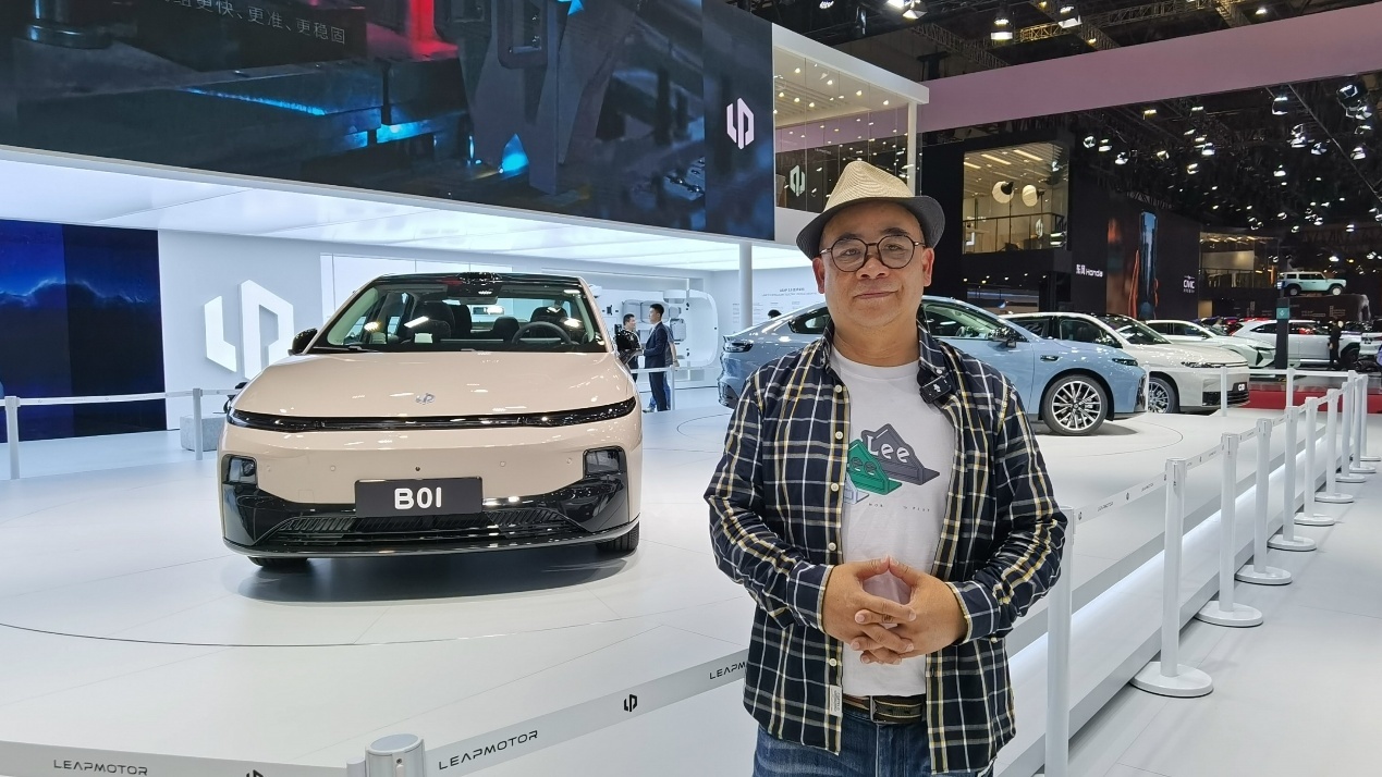零跑B01和小鹏MONA M03、秦L EV，选谁好？