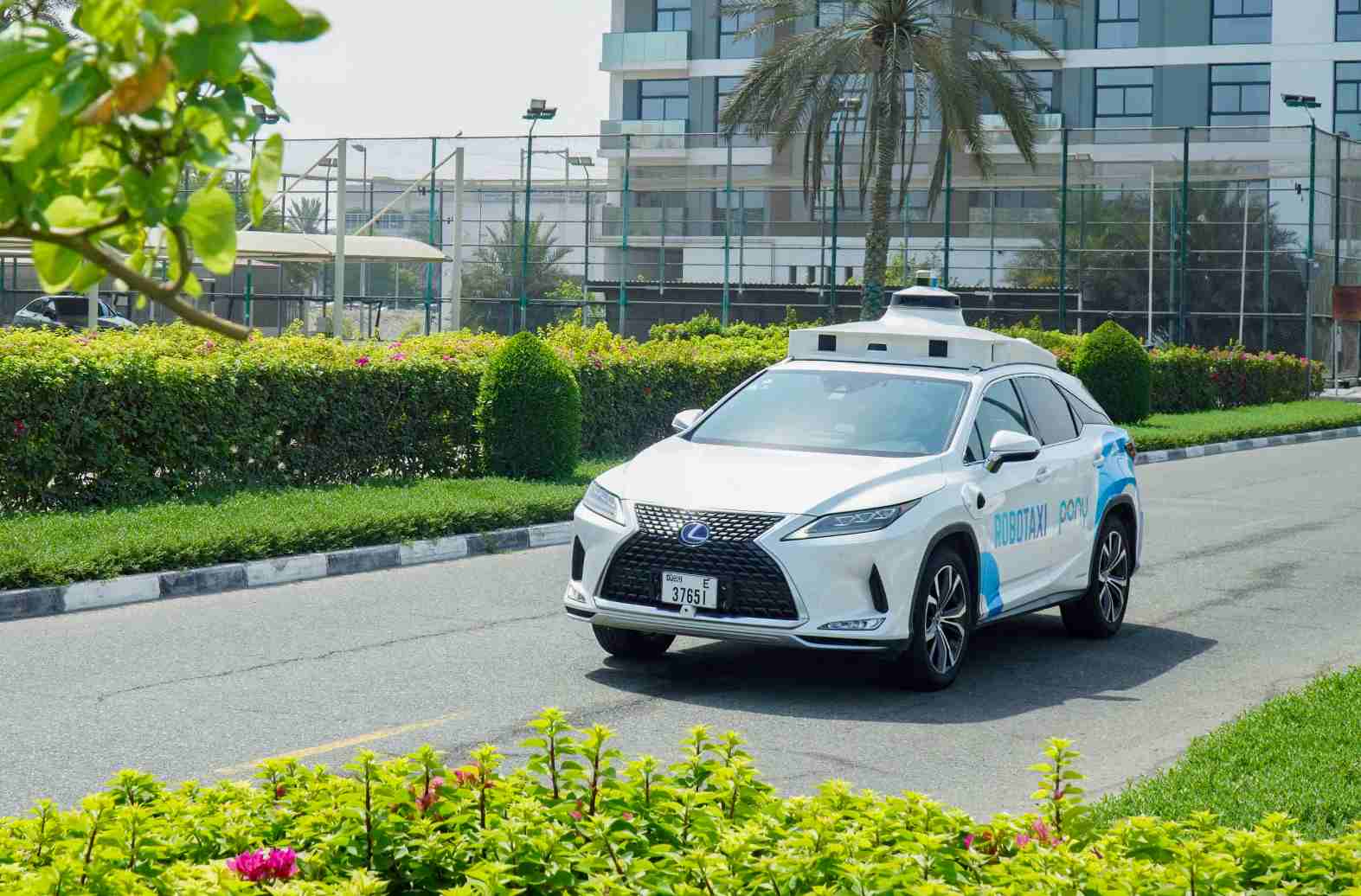 Robotaxi亮相迪拜，小马智行与迪拜道路交通管理局签署战略合作协议