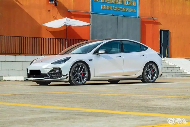 特斯拉Model3改装：炫酷颜值与卓越性能并存