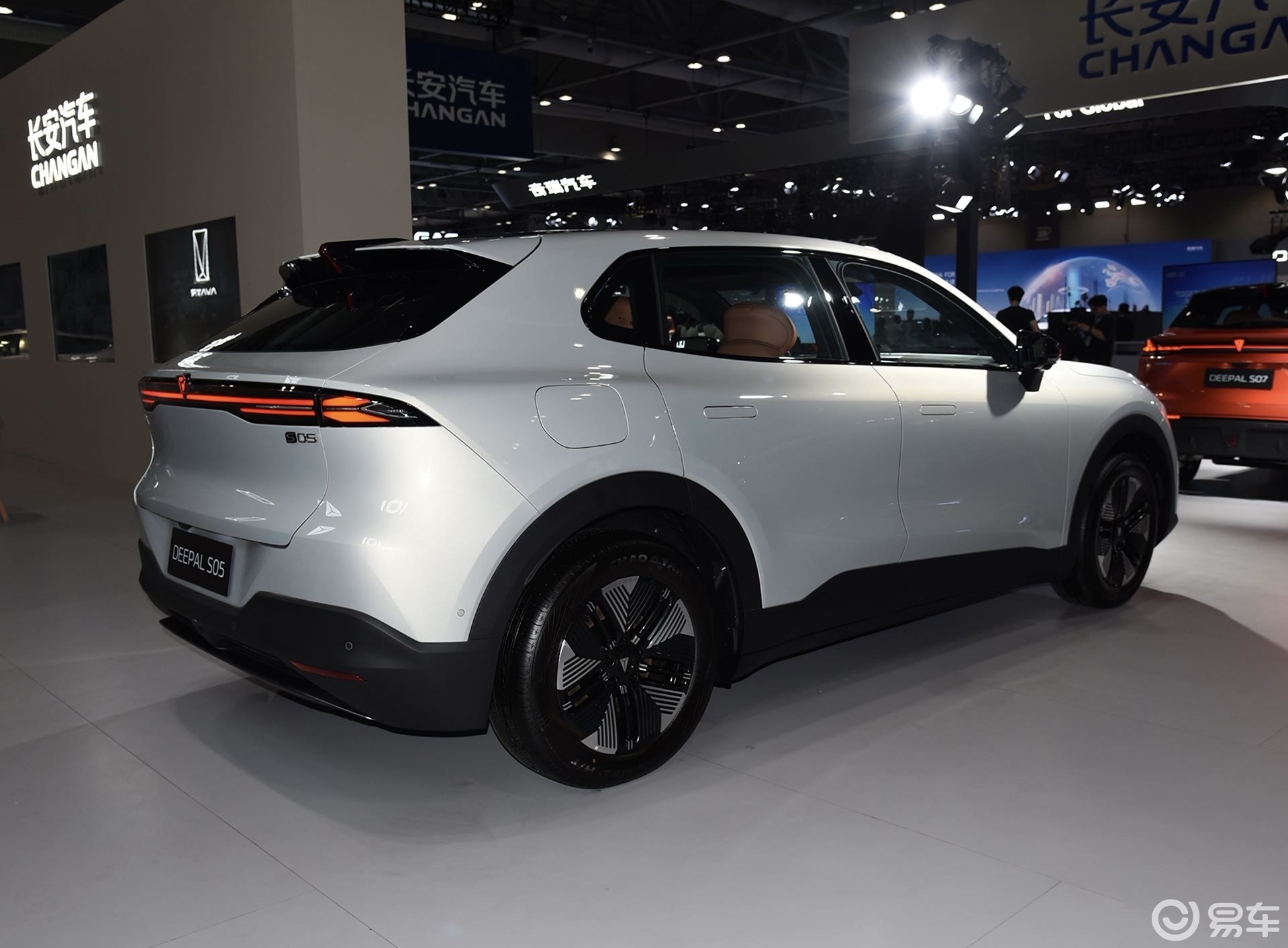 顶配之间对决，零跑B10、深蓝S05、银河E5，谁更香？