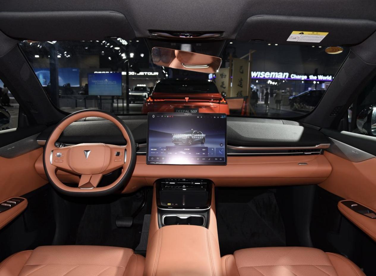 顶配之间对决，零跑B10、深蓝S05、银河E5，谁更香？