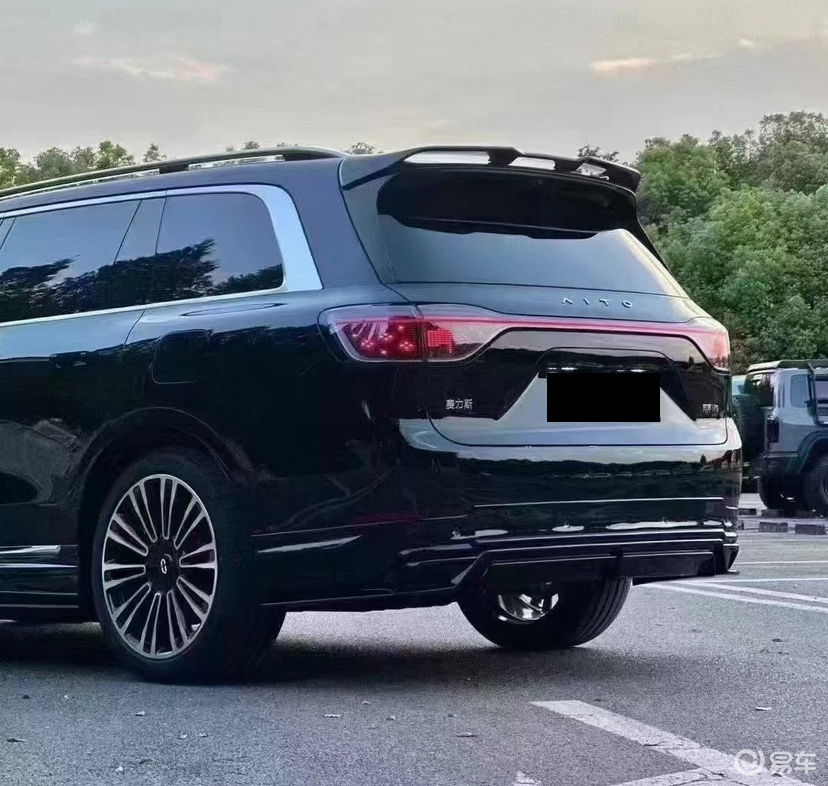 问界 M9 改 BSKT 小包围，直接逆袭成黑武士