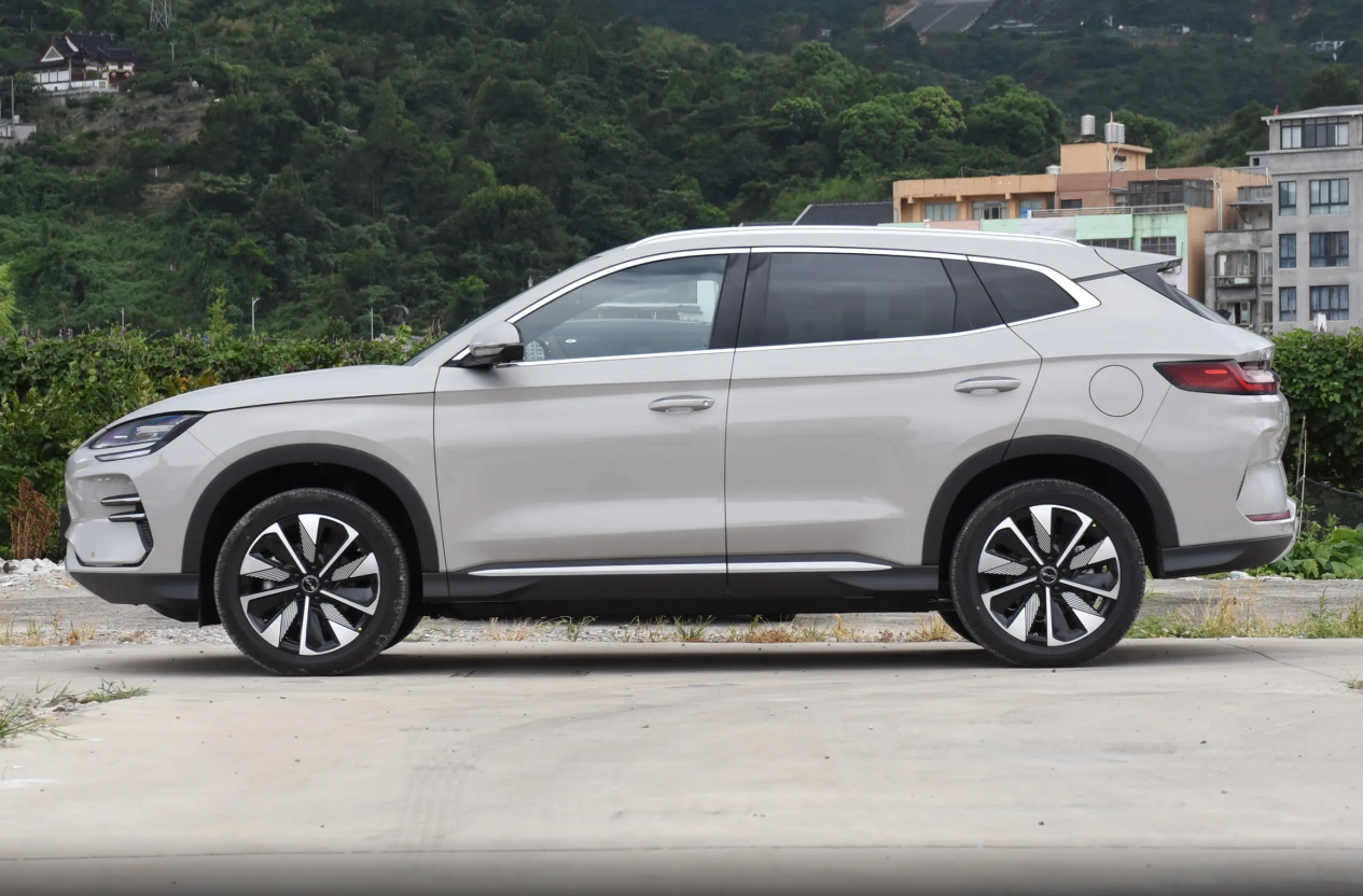 零跑全新C11与比亚迪宋PLUS新能源，到底谁更强？