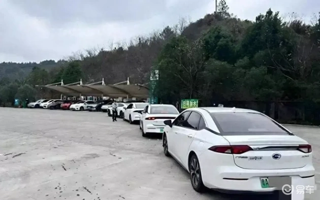 电动车充电与加油对比：时间大战