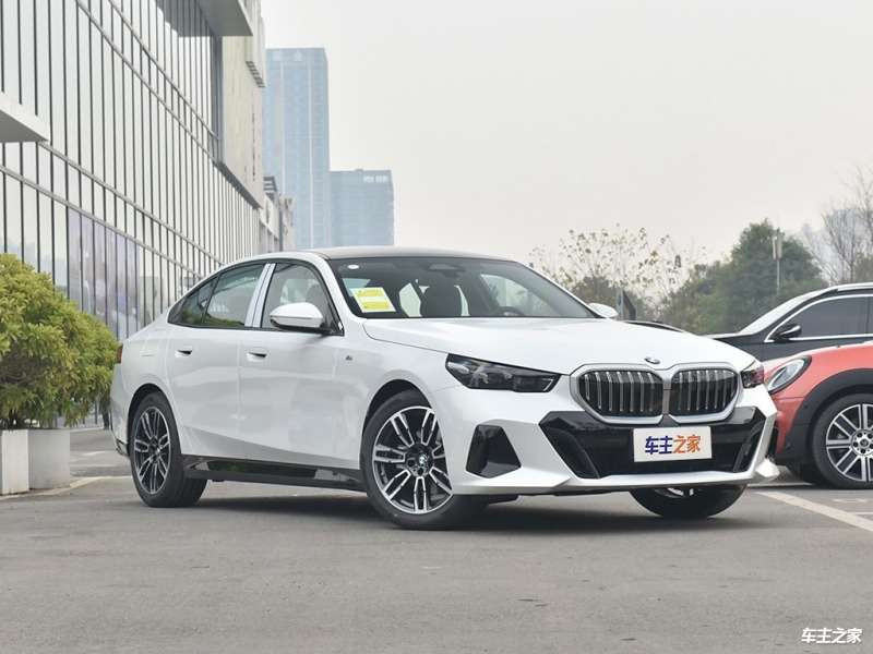 成都宝马5系(进口)最新报价30.99万起 优惠高达13.50万