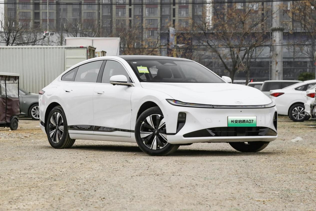 长安启源A07对比日产N7，都是家用好手，选央企还是日企