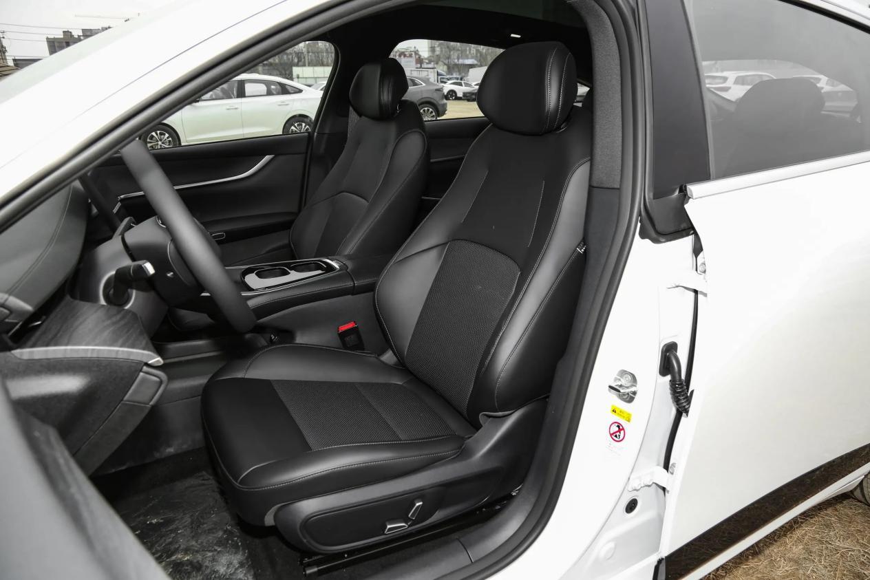 长安启源A07对比日产N7，都是家用好手，选央企还是日企