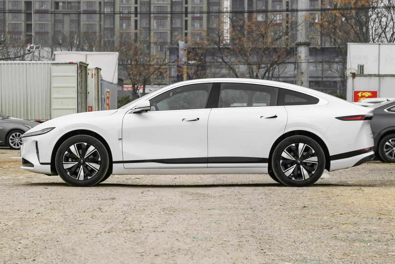 长安启源A07对比日产N7，都是家用好手，选央企还是日企