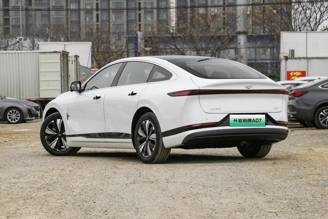 长安启源A07对比日产N7，都是家用好手，选央企还是日企