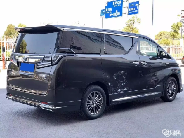 丰田威尔法30系：外观改装，演绎低调奢华的个性蜕变