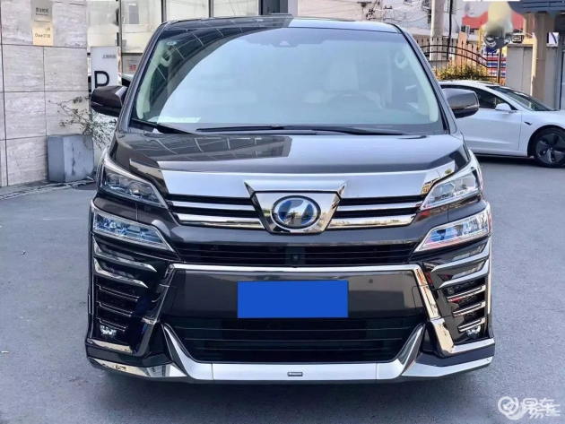 丰田威尔法30系：外观改装，演绎低调奢华的个性蜕变
