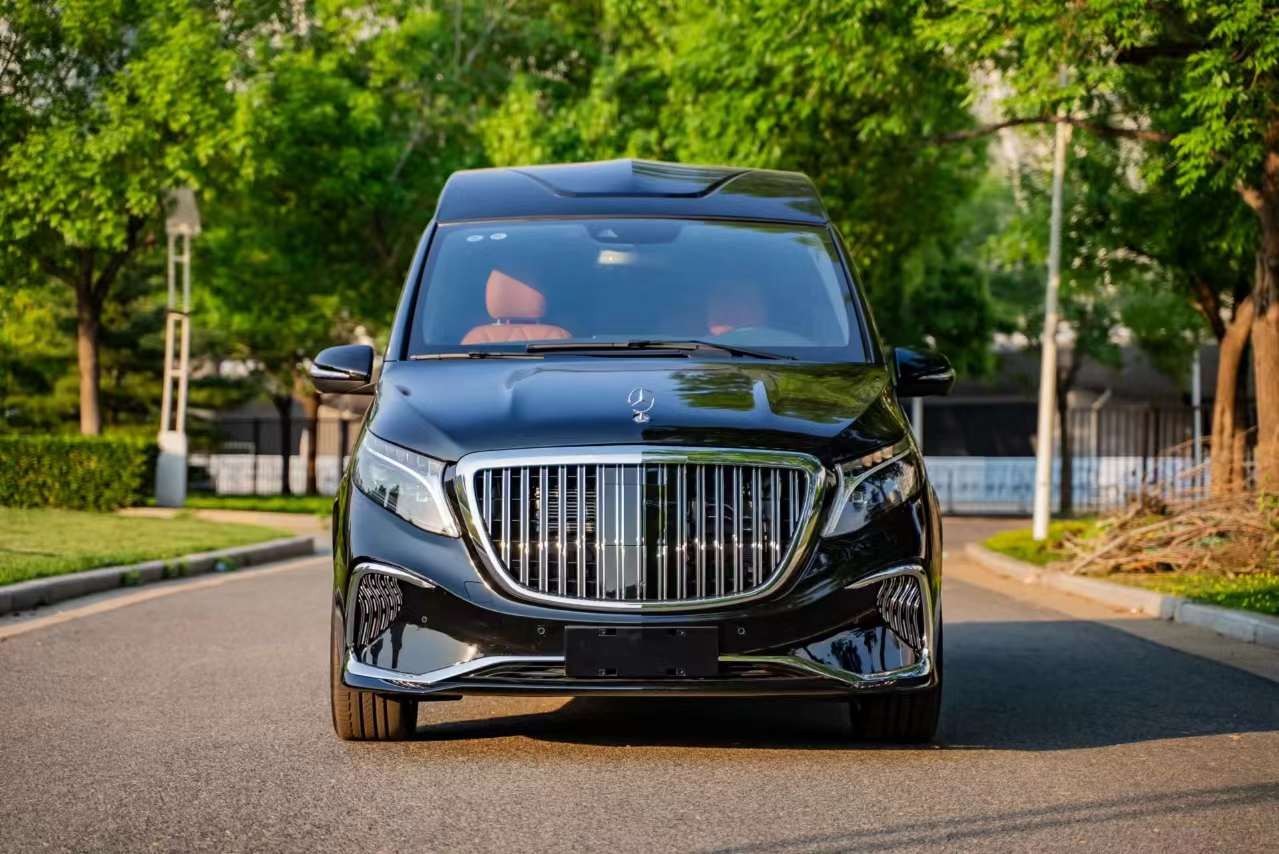 奔驰V级 全部在售 2024款 2022款 2021款 2020款 2018款 2017款现车特惠——国六标准，奔驰红提香，沉稳热烈，驾驭人生广阔疆界