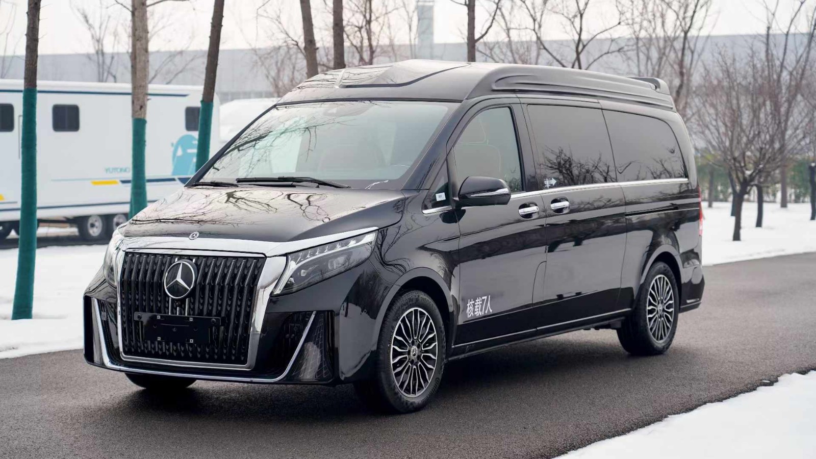 2021新款奔驰V260L商务车，傲旋大白鲨实拍体验测评