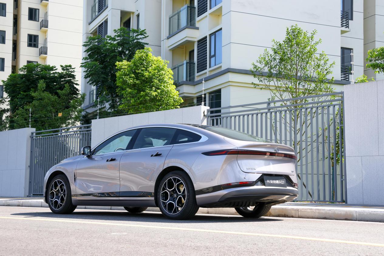 对比长安启源A07和日产N7，央企与日系新能源有何差别？