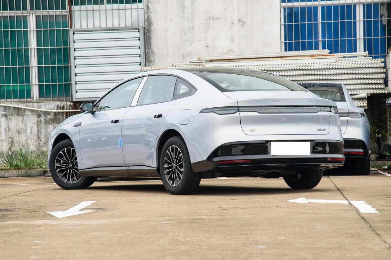 对比长安启源A07和日产N7，央企与日系新能源有何差别？