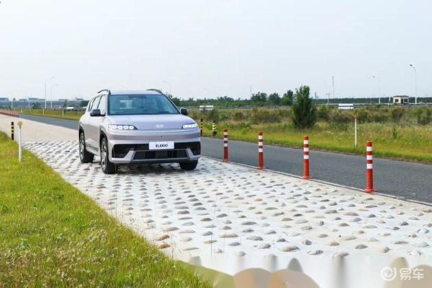 190km/h＋侧翻体验│我隐约发现EO（ELEXIO）的售价好像是……