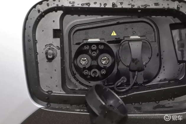 精装小公寓:选东风纳米06抑或元UP