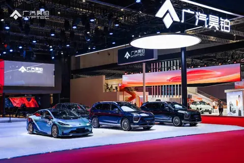 昊铂“釜底抽薪”，直击豪华本质丨人汽