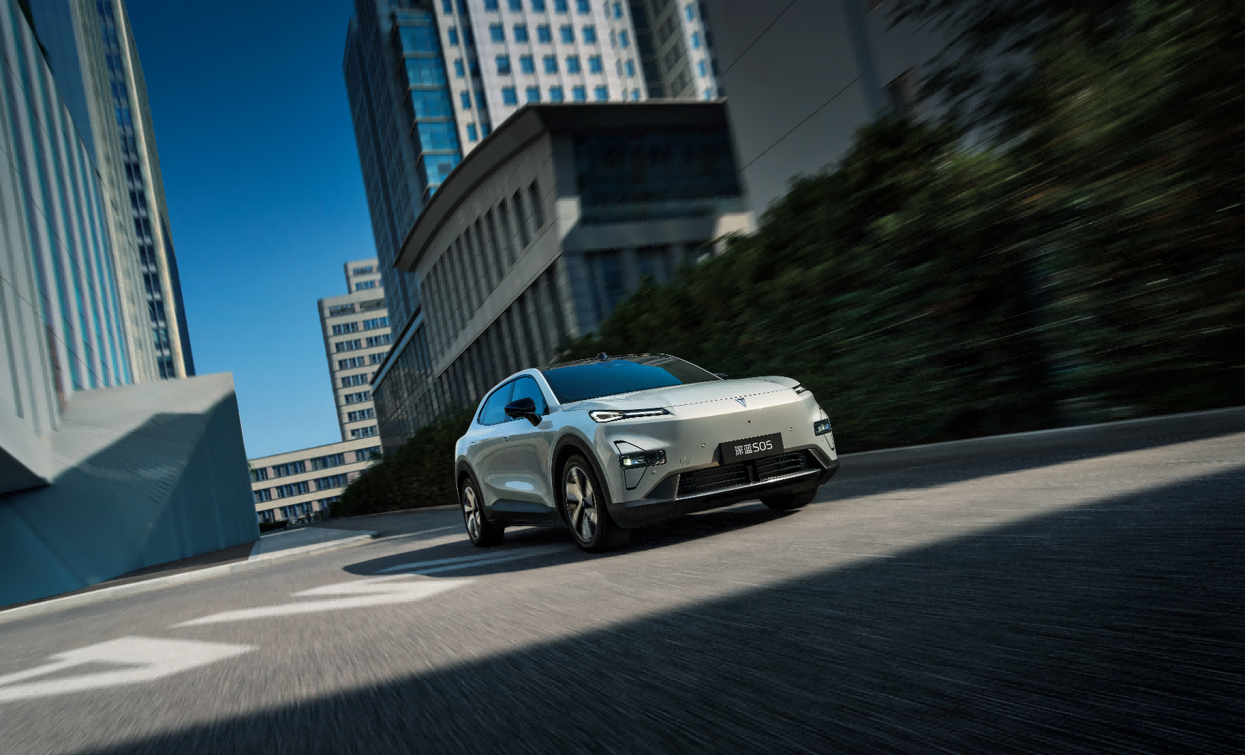 15万元以内新能源SUV，深蓝S05与零跑C10怎么选？