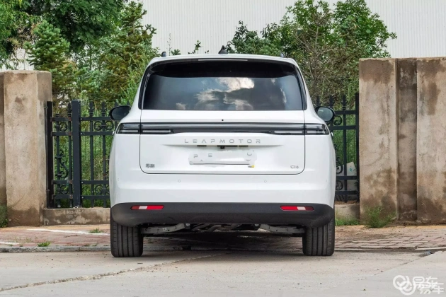 零跑C16对传祺向往S7：新能源中大型SUV王者