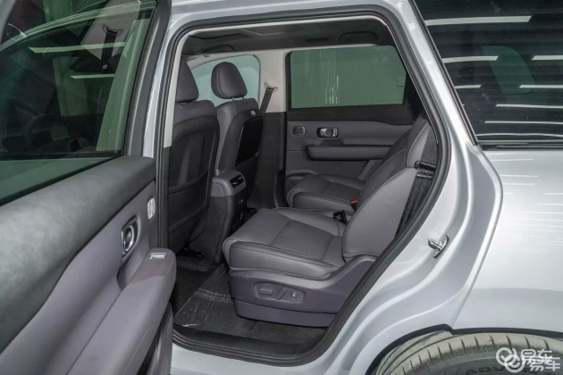 零跑C16对传祺向往S7：新能源中大型SUV王者