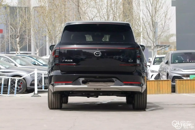 零跑C16对传祺向往S7：新能源中大型SUV王者