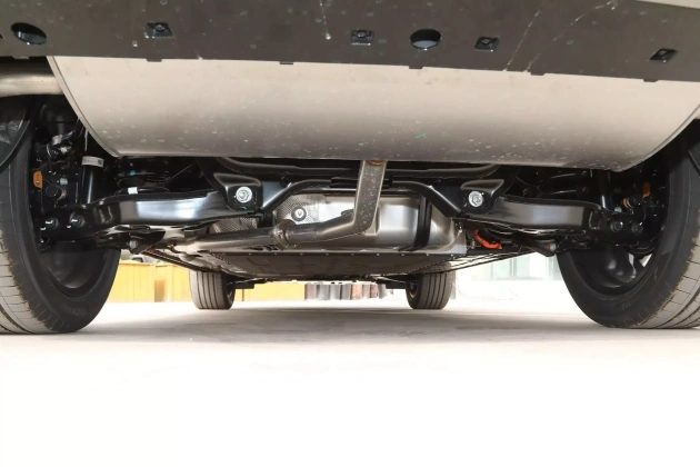 零跑C16对传祺向往S7：新能源中大型SUV王者