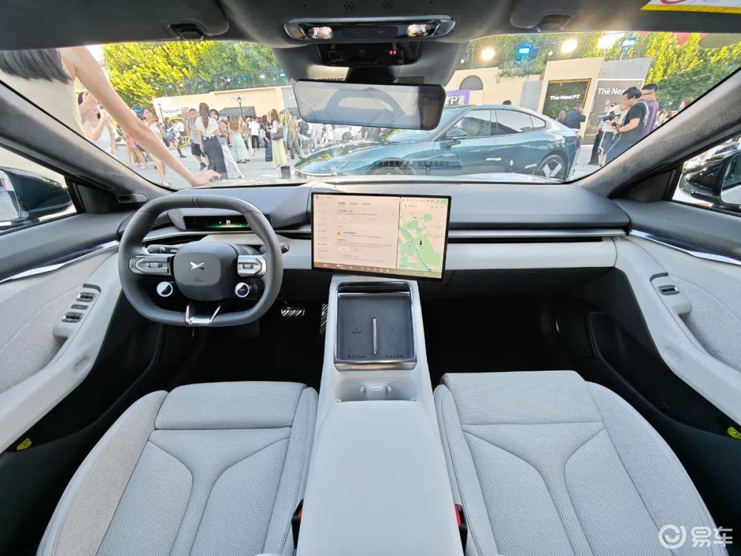 小鹏P7的屁股撞不凹了