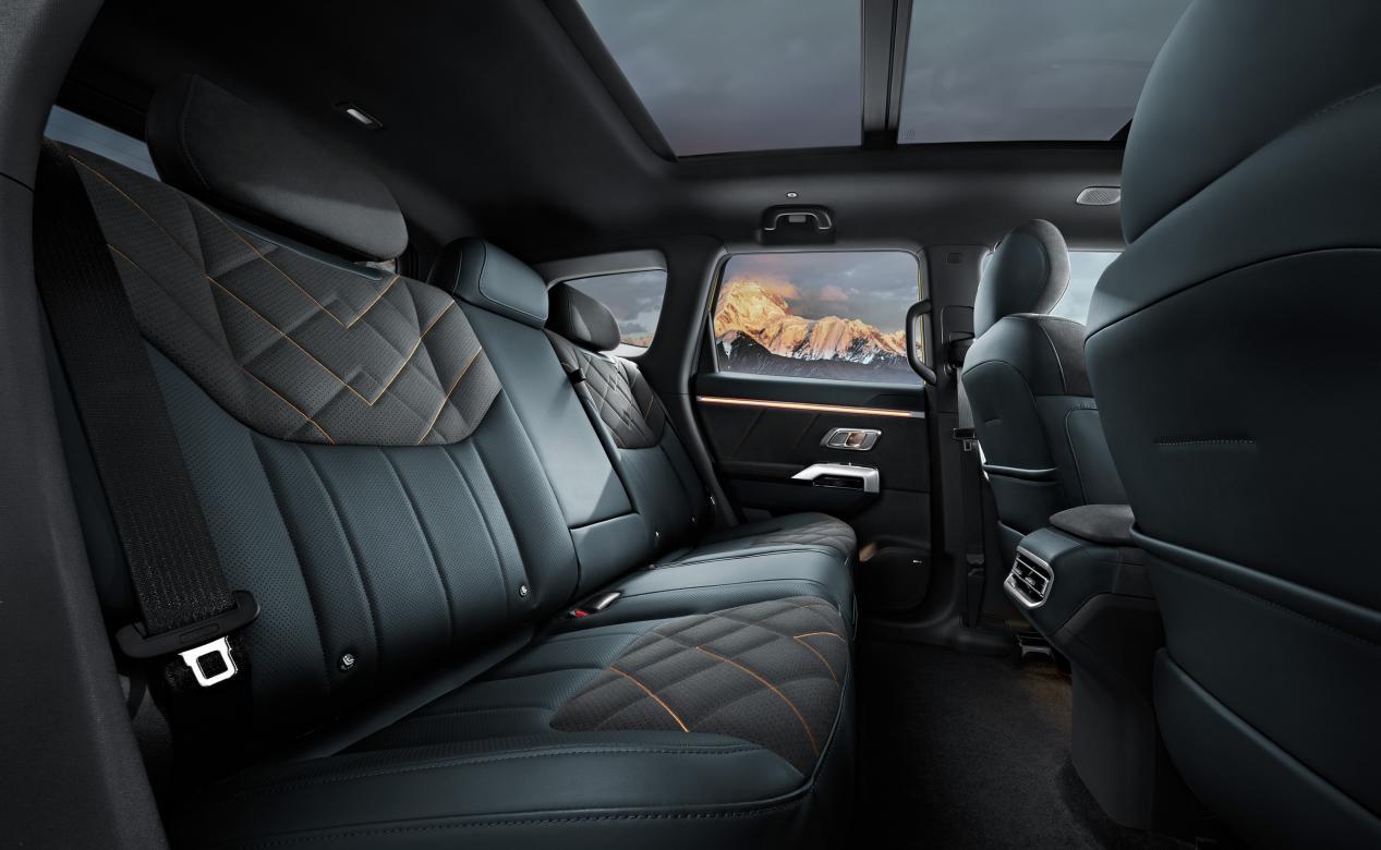 深蓝 G318：以科技硬实力，解锁全场景驾驶新体验