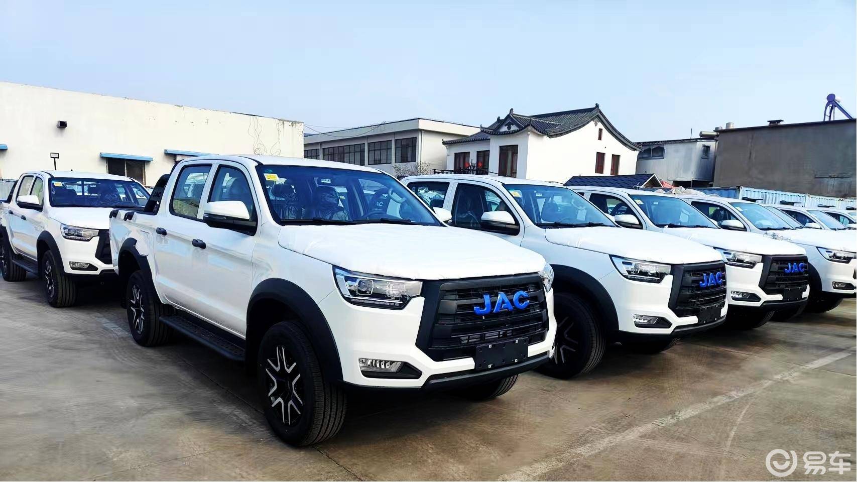 两款纯电商用皮卡大PK,谁才是高效创富好搭档?