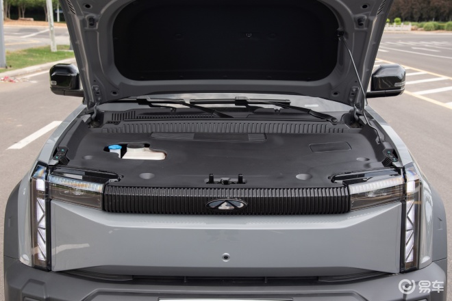 奇瑞风云X3家族上市 售8.99万元起