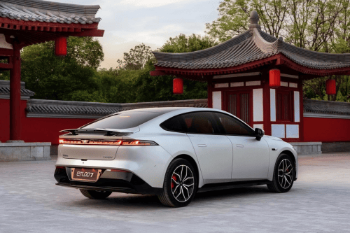 安全配置拉满!东风奕派 eπ007,15 万级纯电轿跑,年轻人首台放心选