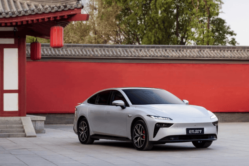 安全配置拉满!东风奕派 eπ007,15 万级纯电轿跑,年轻人首台放心选