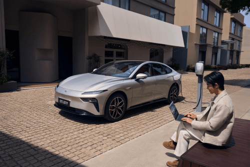 安全配置拉满!东风奕派 eπ007,15 万级纯电轿跑,年轻人首台放心选